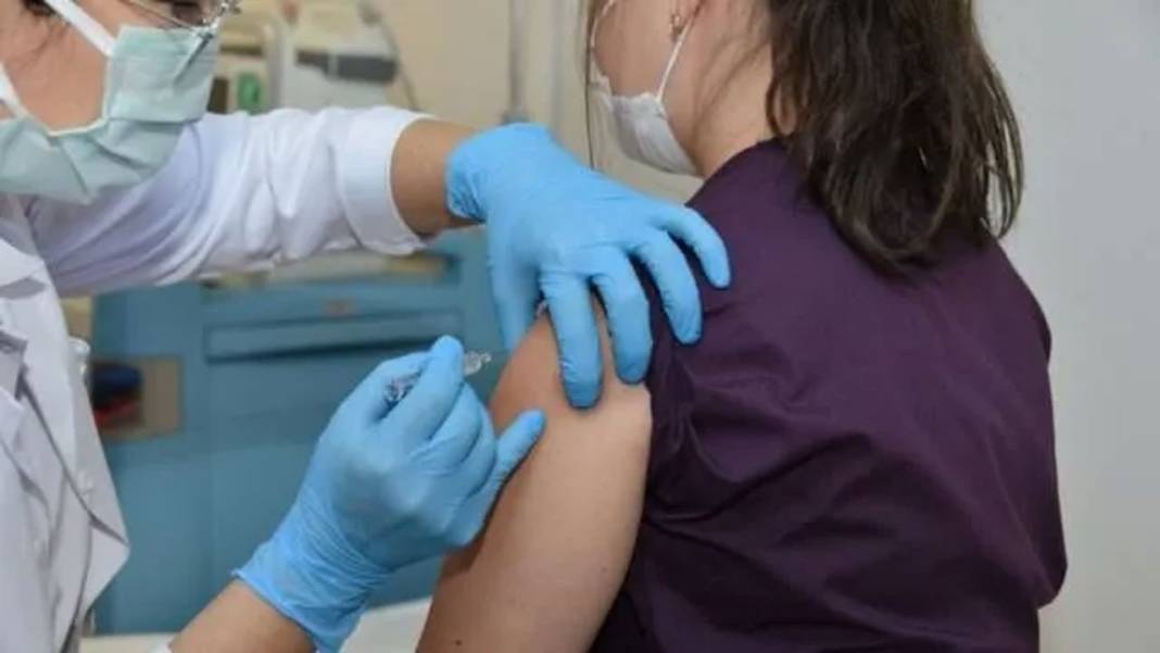 AstraZeneca'dan Şok İtiraf: Covid Aşısının Nadir Yan Etkisi Kabul Edildi 1
