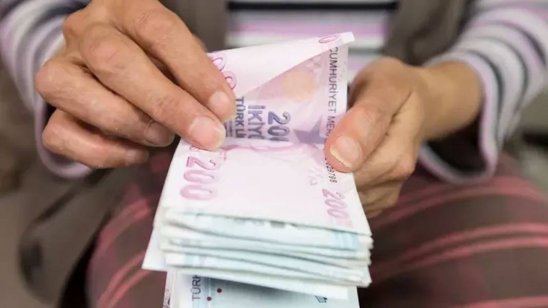 En Düşük Emekli Maaşına 2 Bin TL Zam Yolda! Emeklilerin Bu Habere Bayram Edecek! 3