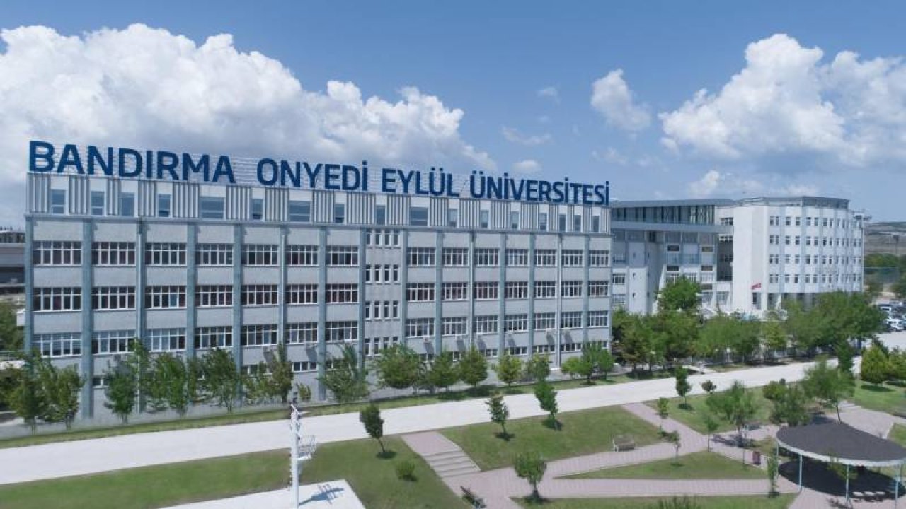 Bandırma Onyedi Eylül Üniversitesi'nde Mezuniyette Topuklu Ayakkabı Yasağı