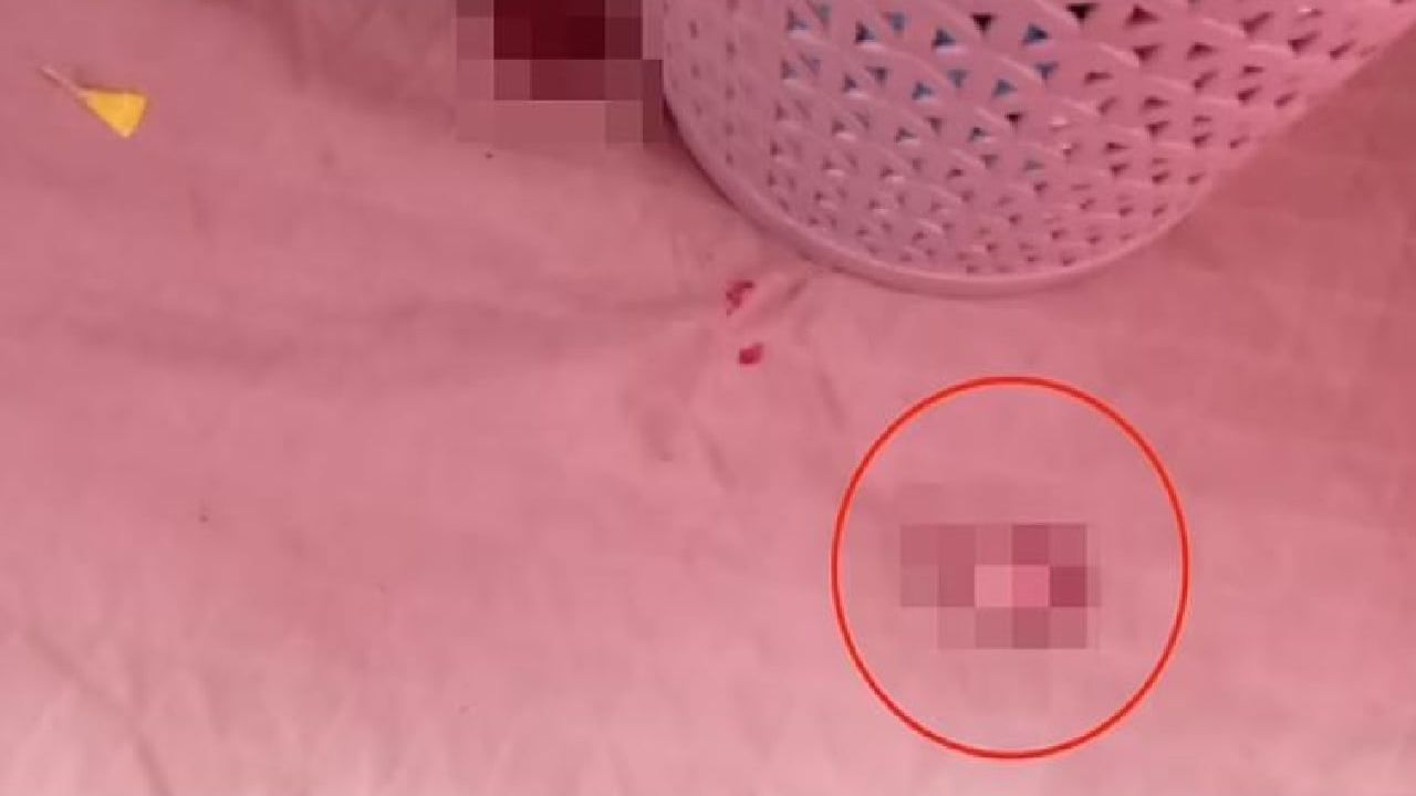 Eşine saldırmak için uyumasını bekleyip mutfaktan 25 santimlik bıçak aldı