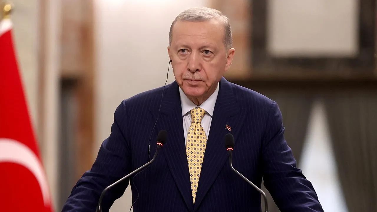 AKP'de İki Bakanın Görevden Alınması Gündemde: Erdoğan Karar Verebilir