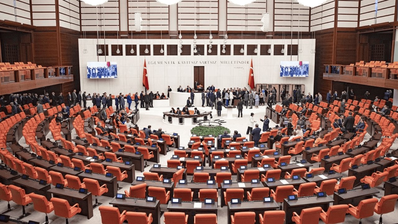 TBMM'den Staj ve Çıraklık Sürelerinin Emekliliğe Sayılması için Yeni Düzenleme! EYT Mağdurlarına Müjde