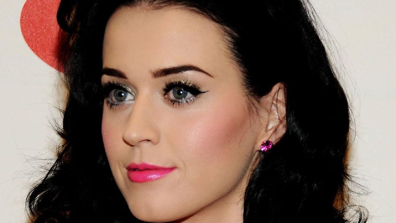 Katy Perry, Yanlış Bayrak Paylaşımıyla Alay Konusu Oldu