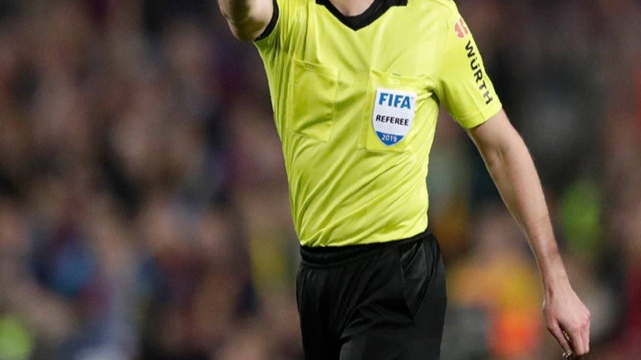 Uefa, üç Türk hakemi görevlendiriyor