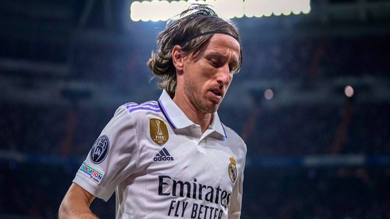 Real Madrid, Luca Modric ile sözleşme yeniledi