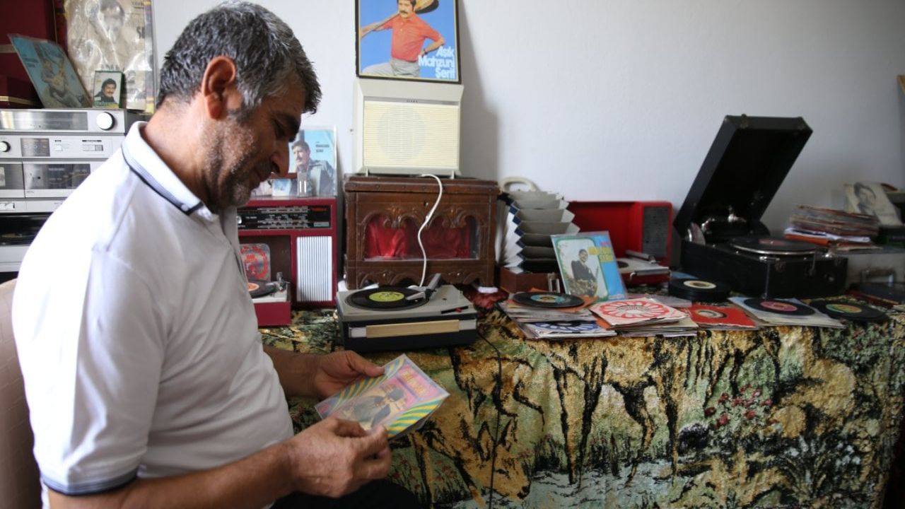 Şanlıurfalı temizlik işçisinin motivasyon kaynağı Aşık Mahzuni Şerif oldu