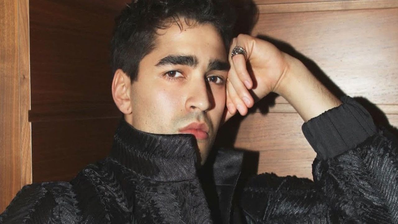 Mert Ramazan Demir sosyal medyada üstsüz fotoğrafıyla dikkat çekti