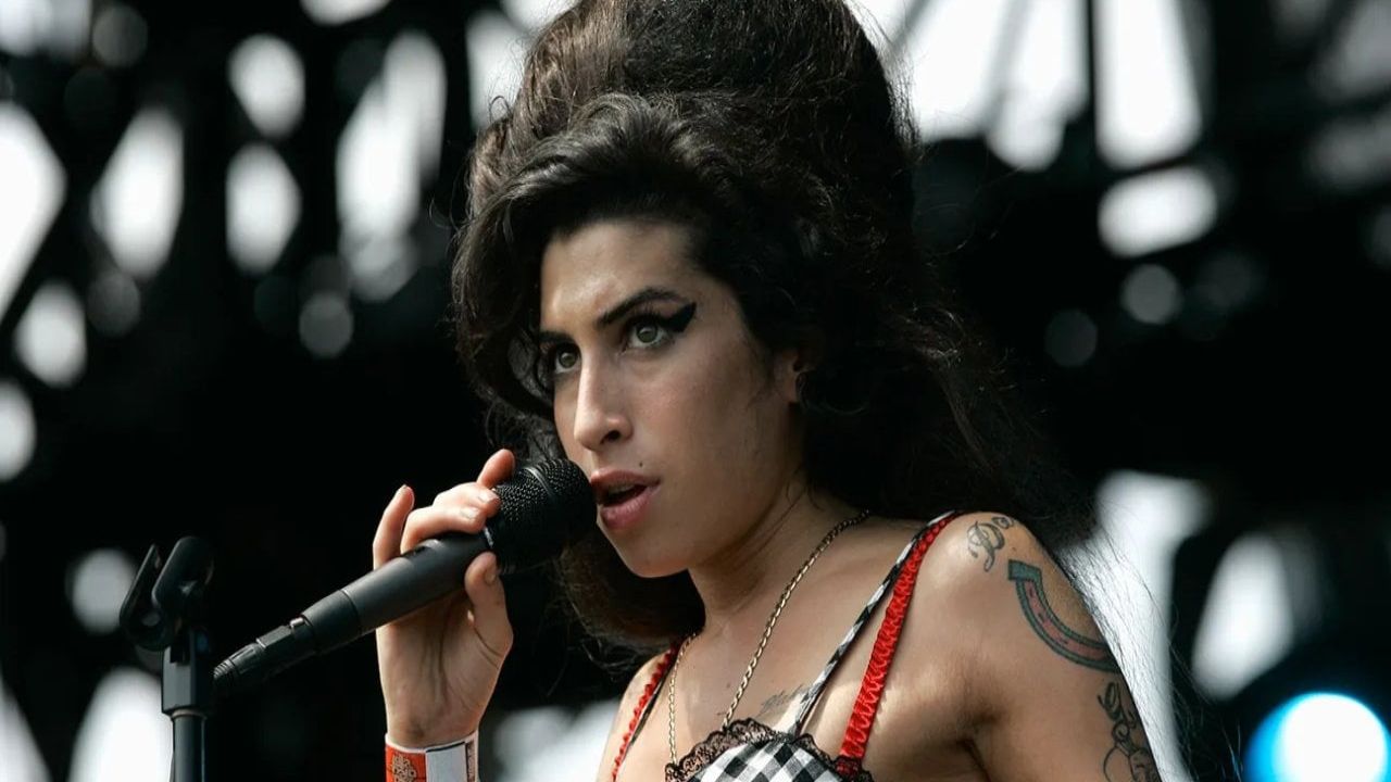 Amy Winehouse'un 13. ölüm yıldönümü dünya genelinde anılıyor