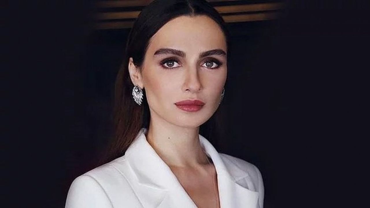 Birce Akalay apar topar hastaneye kaldırıldı