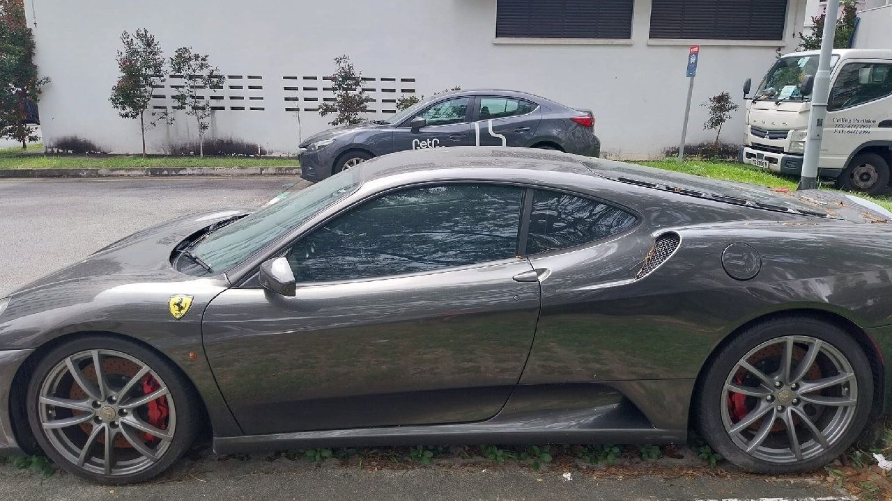 Parkta unutulan Ferrari için seferberlik