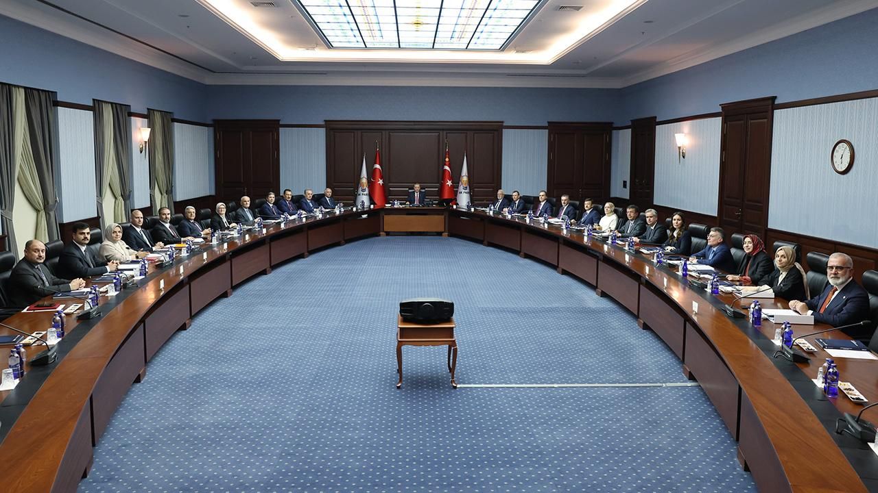 AKP MYK toplantısı başladı