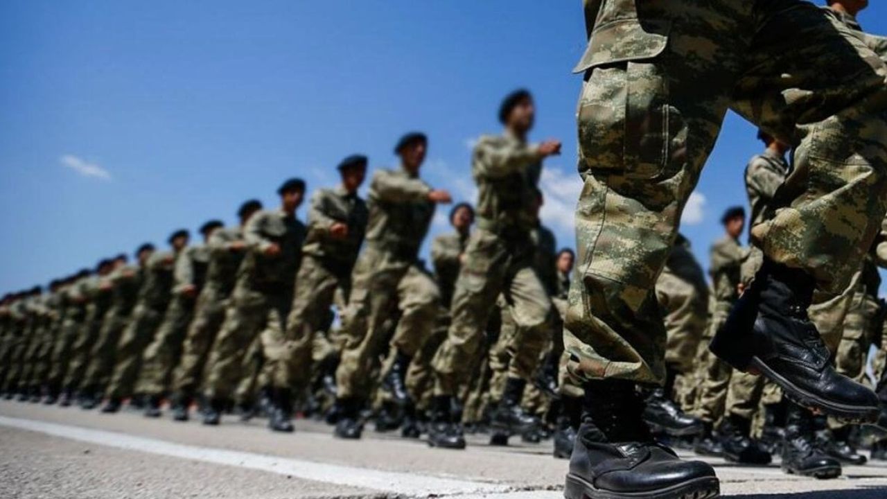 Askere gidecekler dikkat: Askerlik yerleri açıklanma tarihi ve e-Devlet sorgulama yöntemi