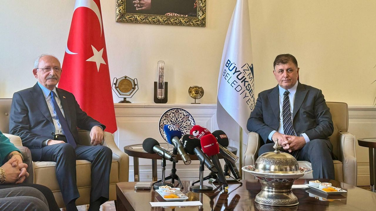 Kılıçdaroğlu, İzmir Büyükşehir Belediye Başkanı ile bir araya geldi