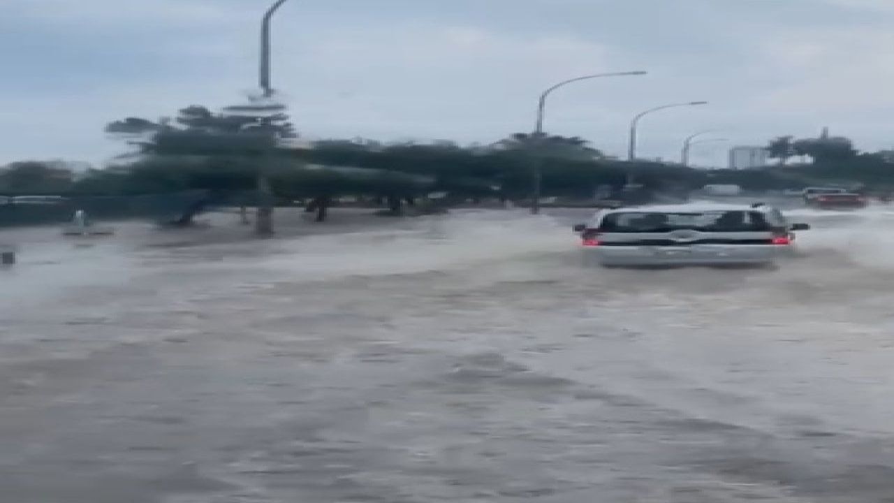 Adana'da sağanak yağışı etkisini gösterdi