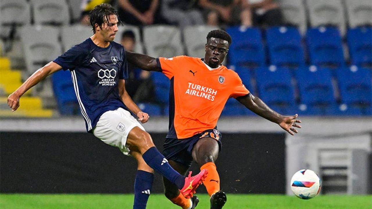 Başakşehir, gol yağmuru ile tur kapısını ardına kadar açtı