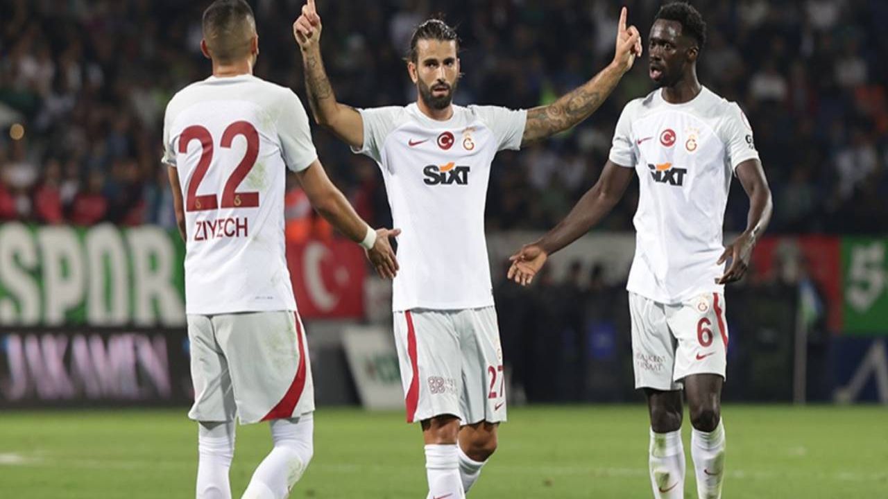 Galatasaray'da Ardı Ardına Teknik Ekip ve Oyuncu Ayrılıkları Devam Ediyor