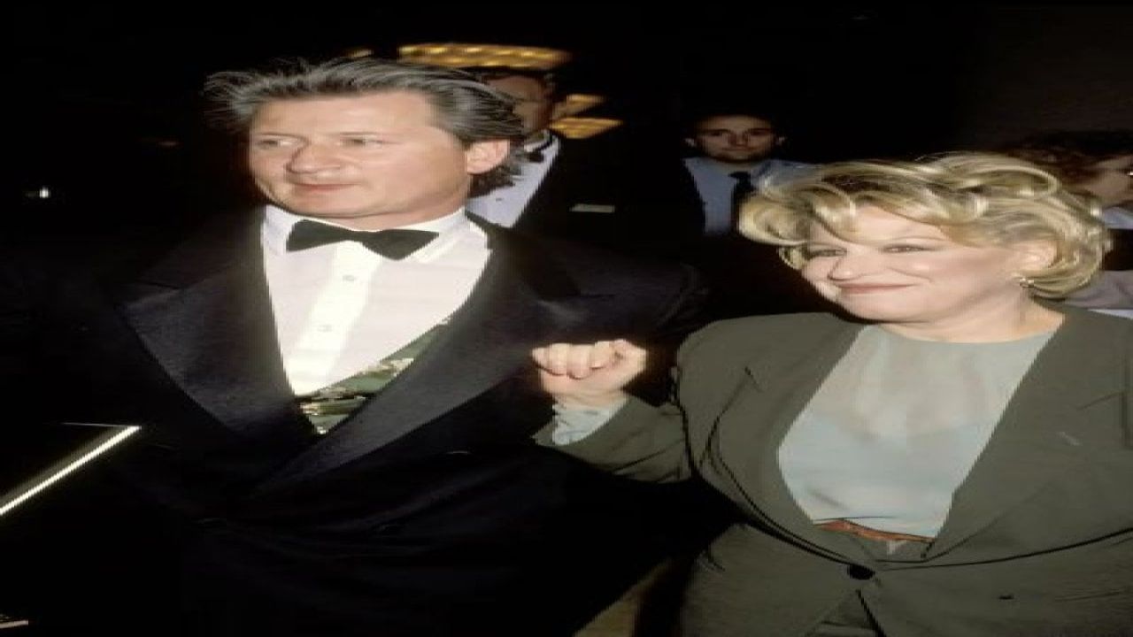 Bette Midler, 40 Yıldır Eşiyle Aynı Yatakta Uyumadığını Açıkladı