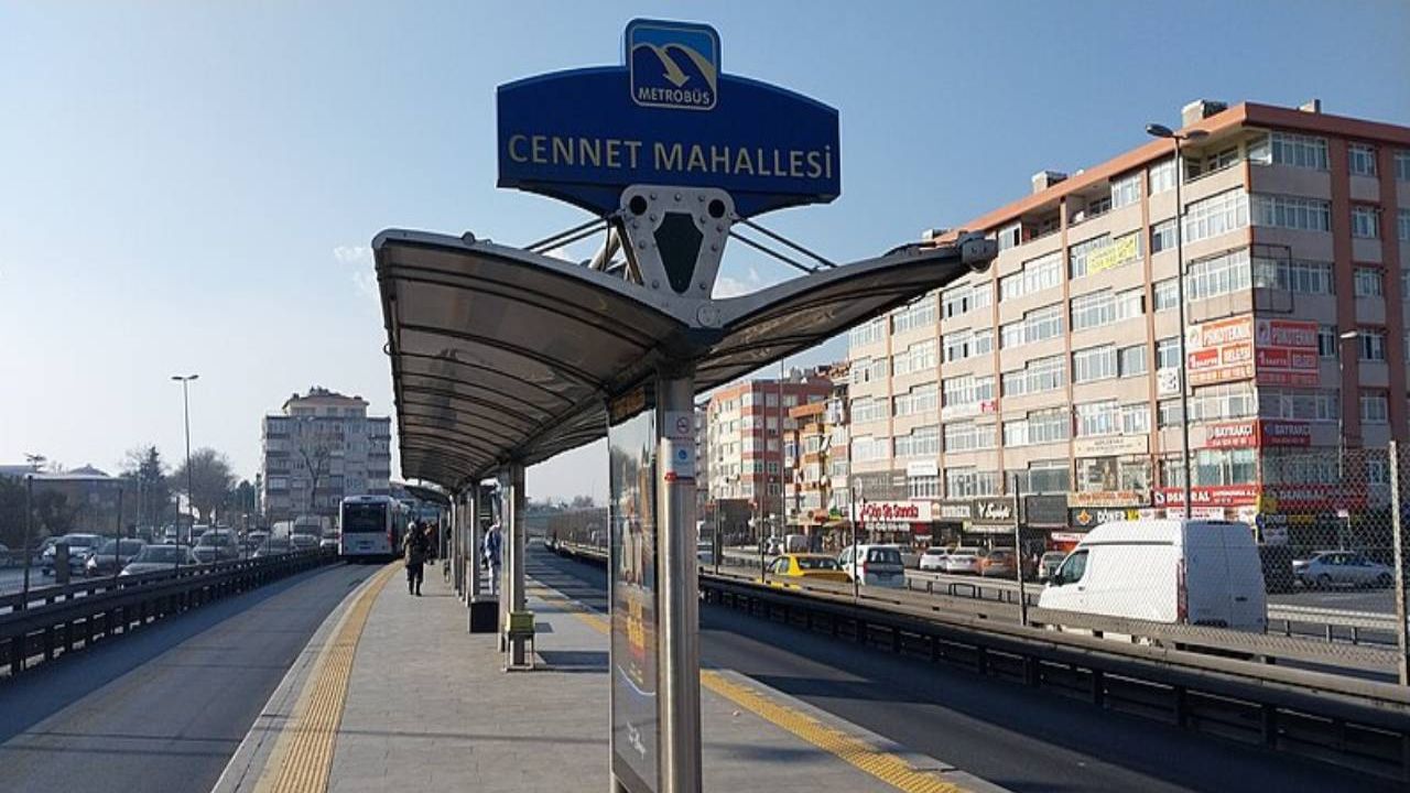 İBB tarafından yapılan duyuru ile belirli bir metrobüs durağı geçici olarak hizmet dışı