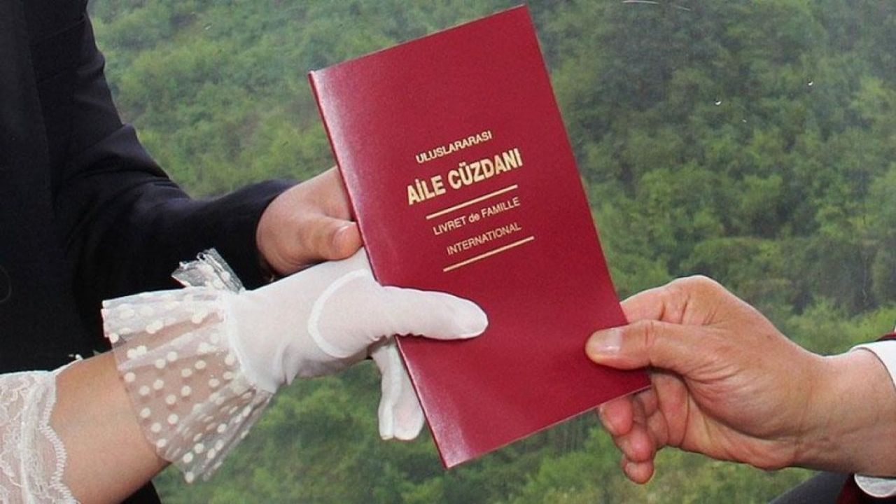 Her 4 Kişiden Biri Hayat Boyu Bekar Kalacak: Evlilik Tarihe Karışıyor