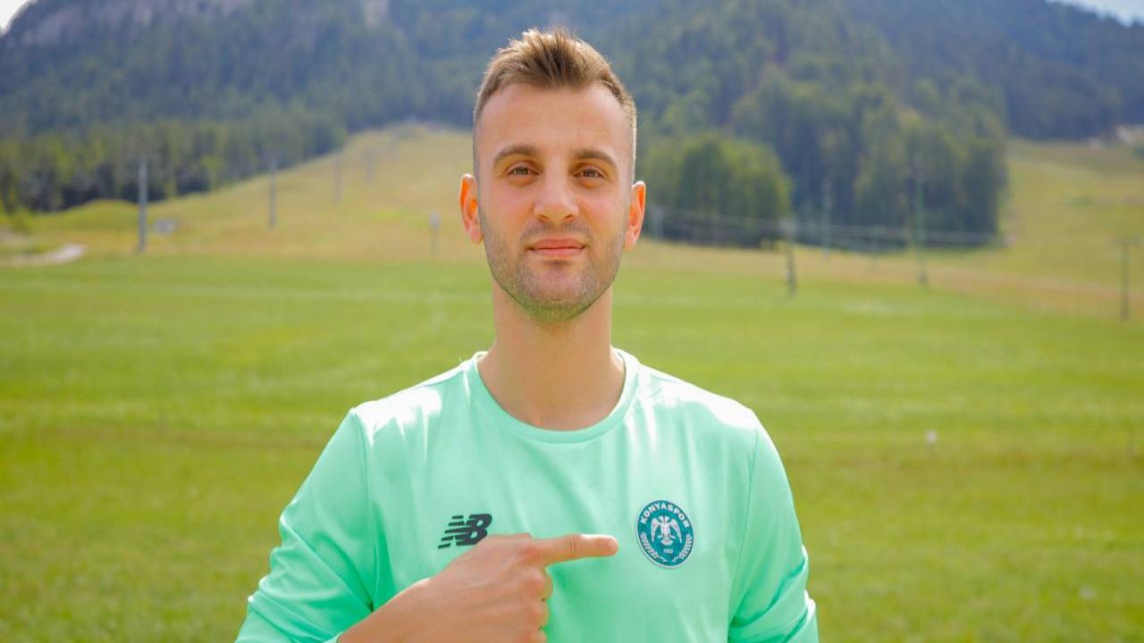 Konyaspor kaleye takviye yaptı