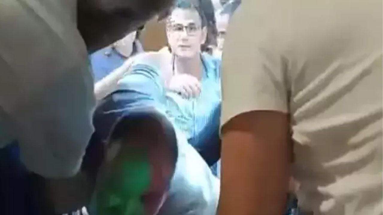 Itfaiye, asansörde mahsur kalan vatandaşları kurtardı