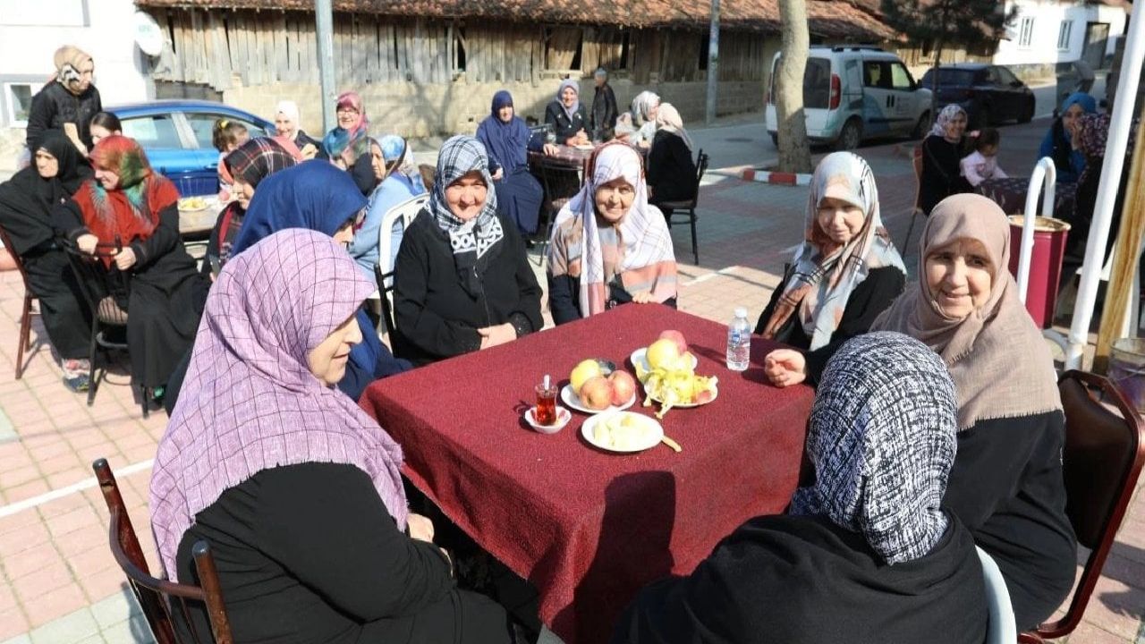 Kadınların Yönetimi Ele Geçirdiği Alanlarda Erkeklerin Girişi Yasaklandı