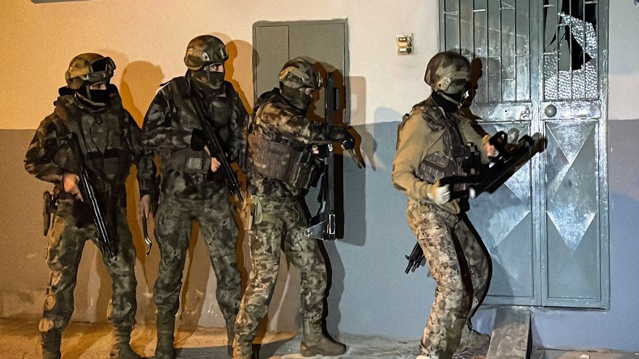 Kırmızı bültenle aranan 3 şüpheli yakalandı