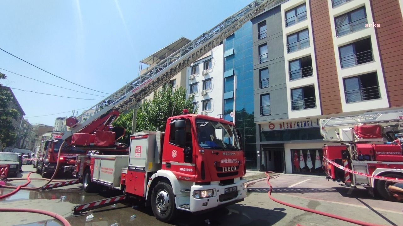 İzmir'de DİSK Genel-İş binasında yangın çıktı
