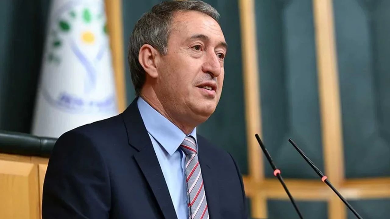 Tuncer Bakırhan sokak hayvanları için ölüm kamplarına karşı çıktı