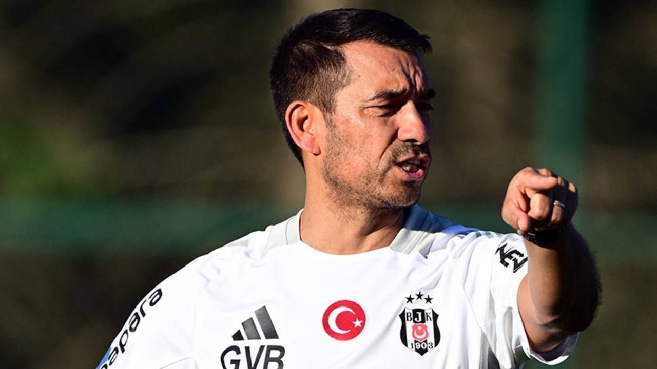 Van Bronckhorst'tan Samsunspor Maçı Öncesinde Kritik Karar