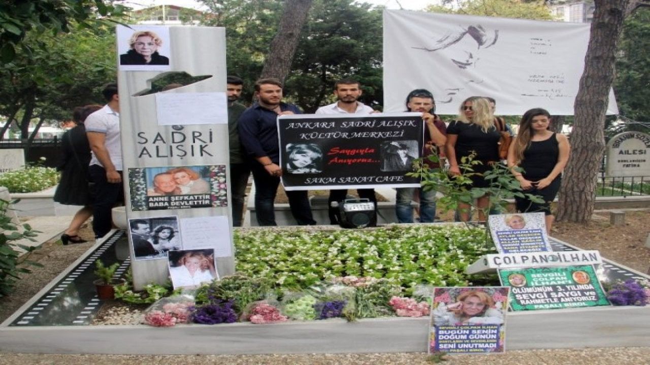 Çolpan İlhan, 88. yaş gününde mezarı başında anıldı
