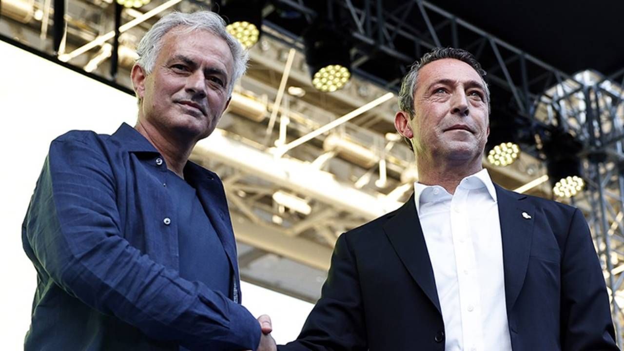 Fenerbahçe 17 Milyon Euro'luk Transfer Hamlesiyle Gündemde