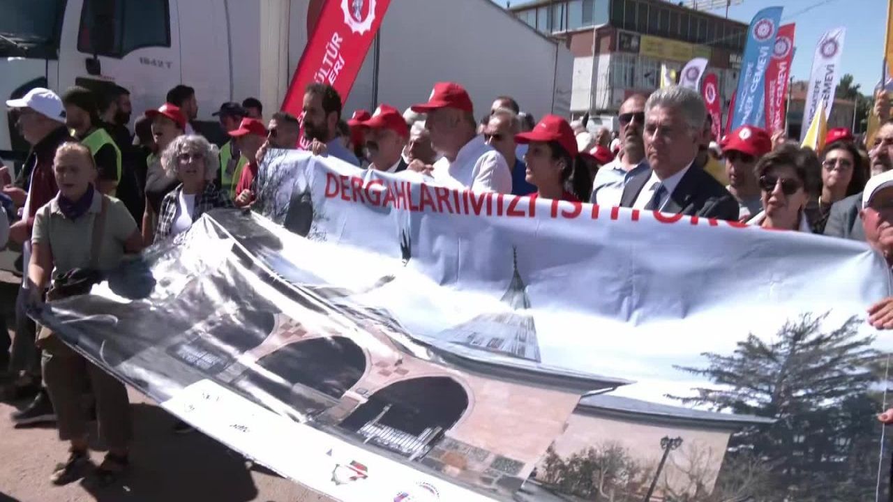 Hacıbektaş-ı Veli Anma Etkinliklerinde Alevi-Bektaşi Kültür Ve Cemevi Başkanlığı Programı Protesto Edildi