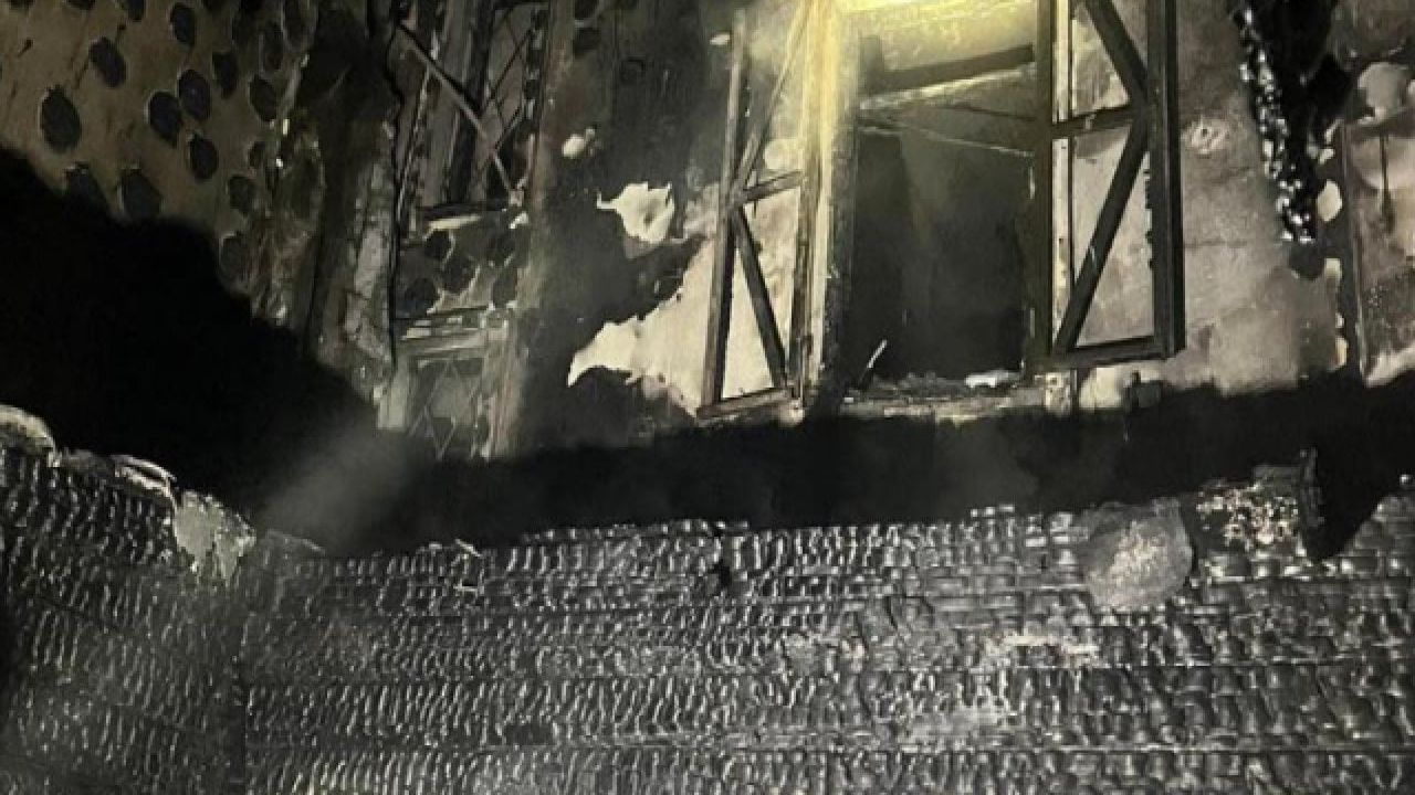 Ünlü Oyuncunun Villası Yangında Kül Oldu