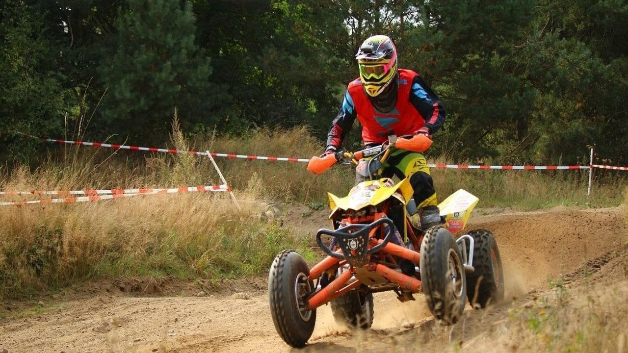 Çankırı'da heyecan dolu ATV, motokros ve offroad gösterisi izleyicileri büyüledi