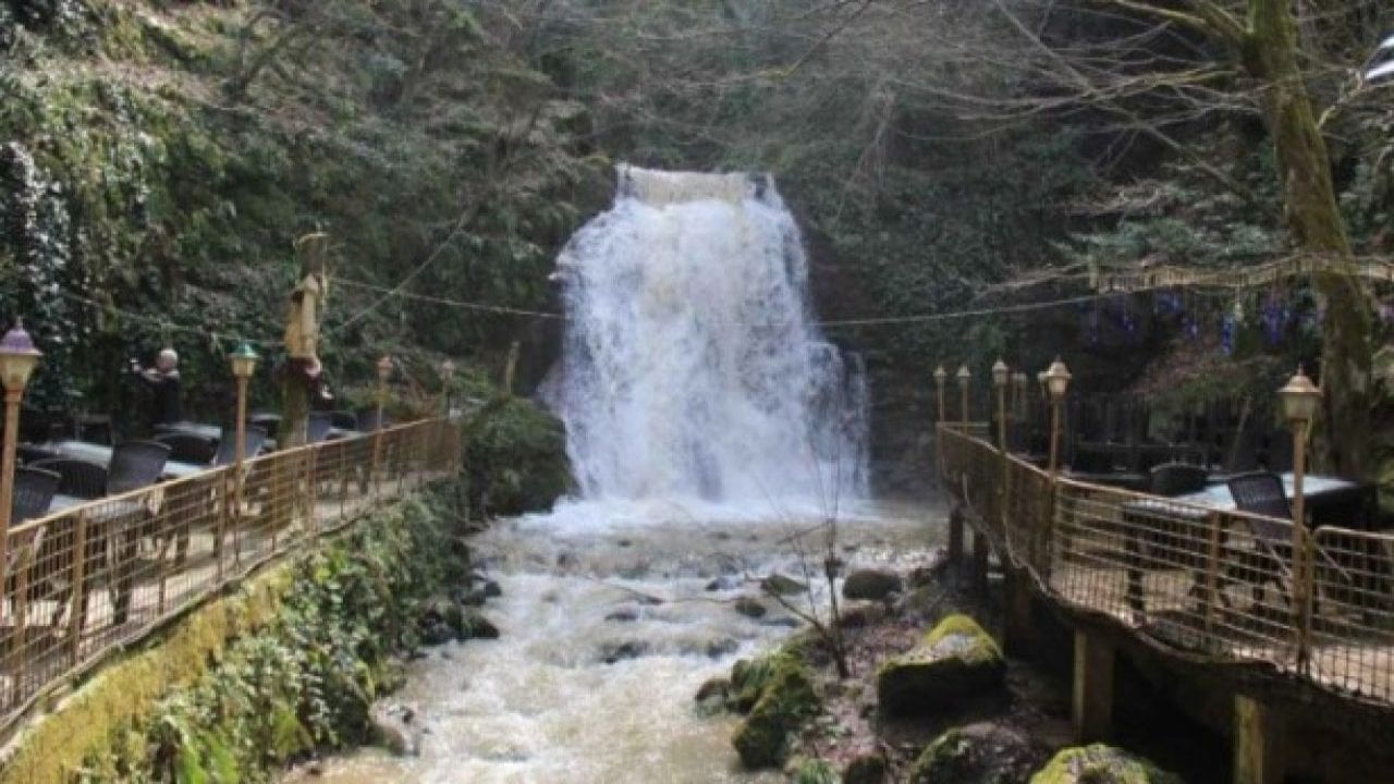 İstanbul'dakilerin stres attığı şelale: 1.5 saat mesafede huzur ve şifa buluyorlar