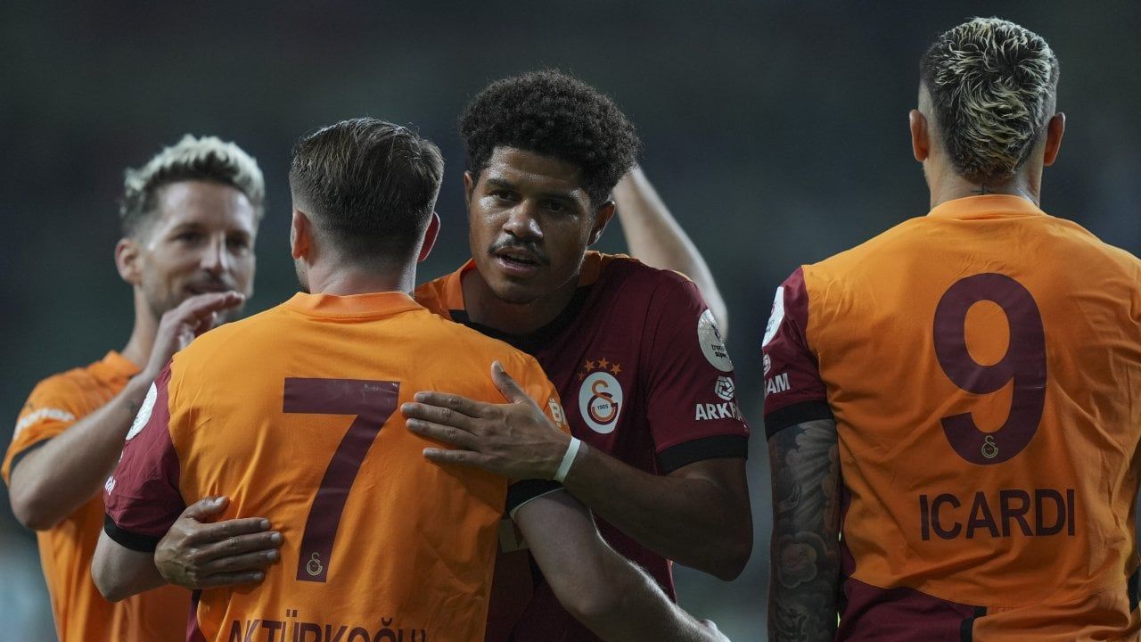 Galatasaray'ın ilk on biri belli oldu: Okan Buruk'un zor kararı
