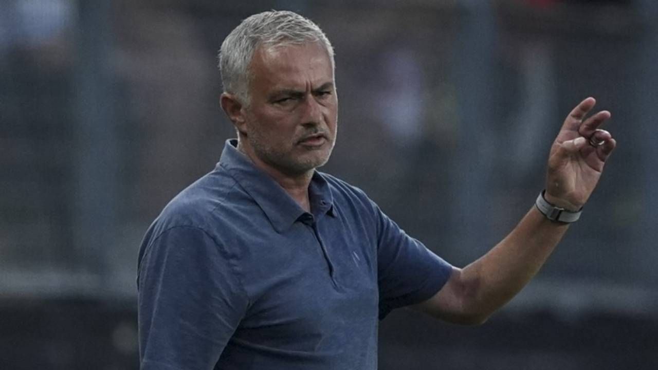 Jose Mourinho İki Yıldızı Kadro Dışı Bıraktı