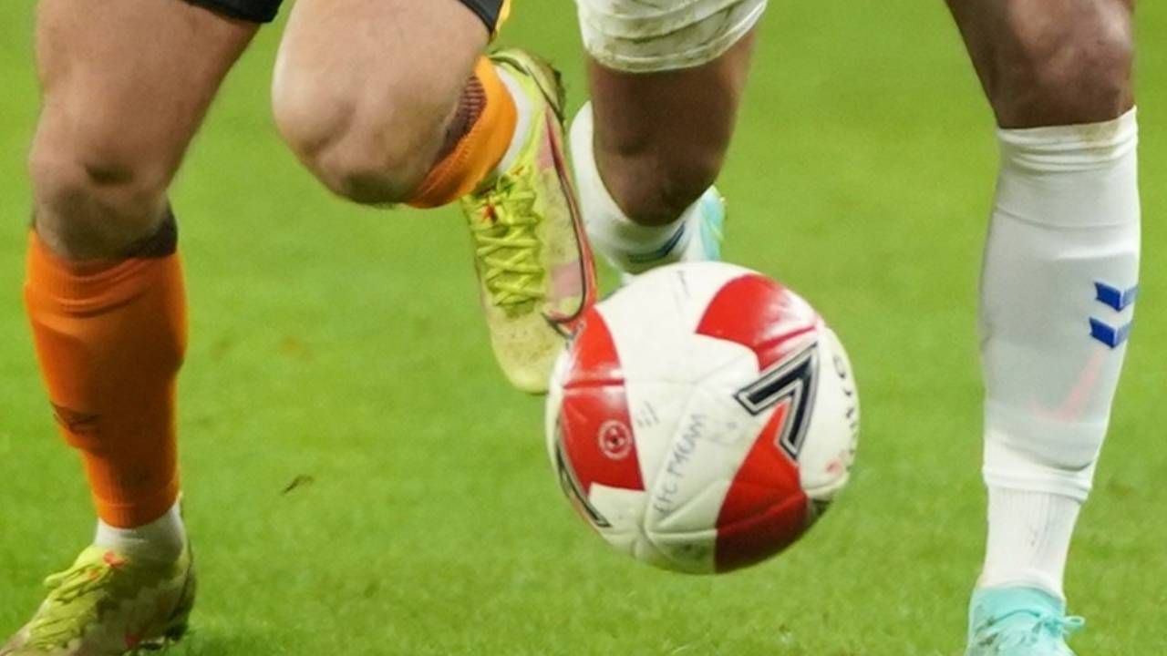 Süper Lig'de transfer rüzgarı: İki oyuncu takımlarından ayrıldı