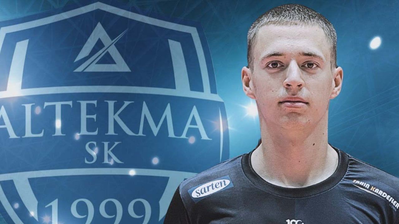 Altekma, Bosnalı smaçör ile anlaştı
