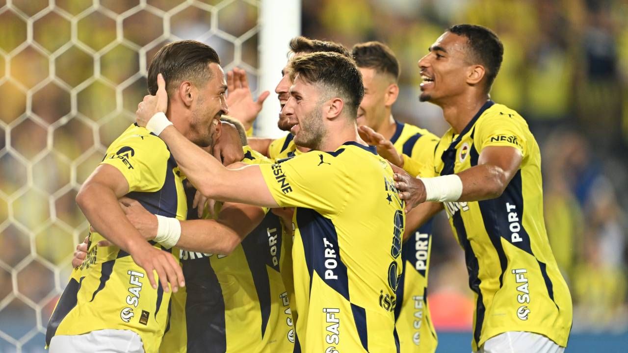 Fenerbahçe'nin kamp kadrosu açıklandı