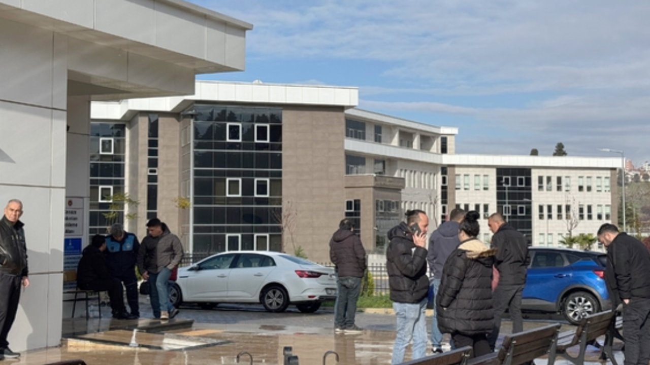 İzmir'de Motosiklet Kazası: Sürücü Hayatını Kaybetti