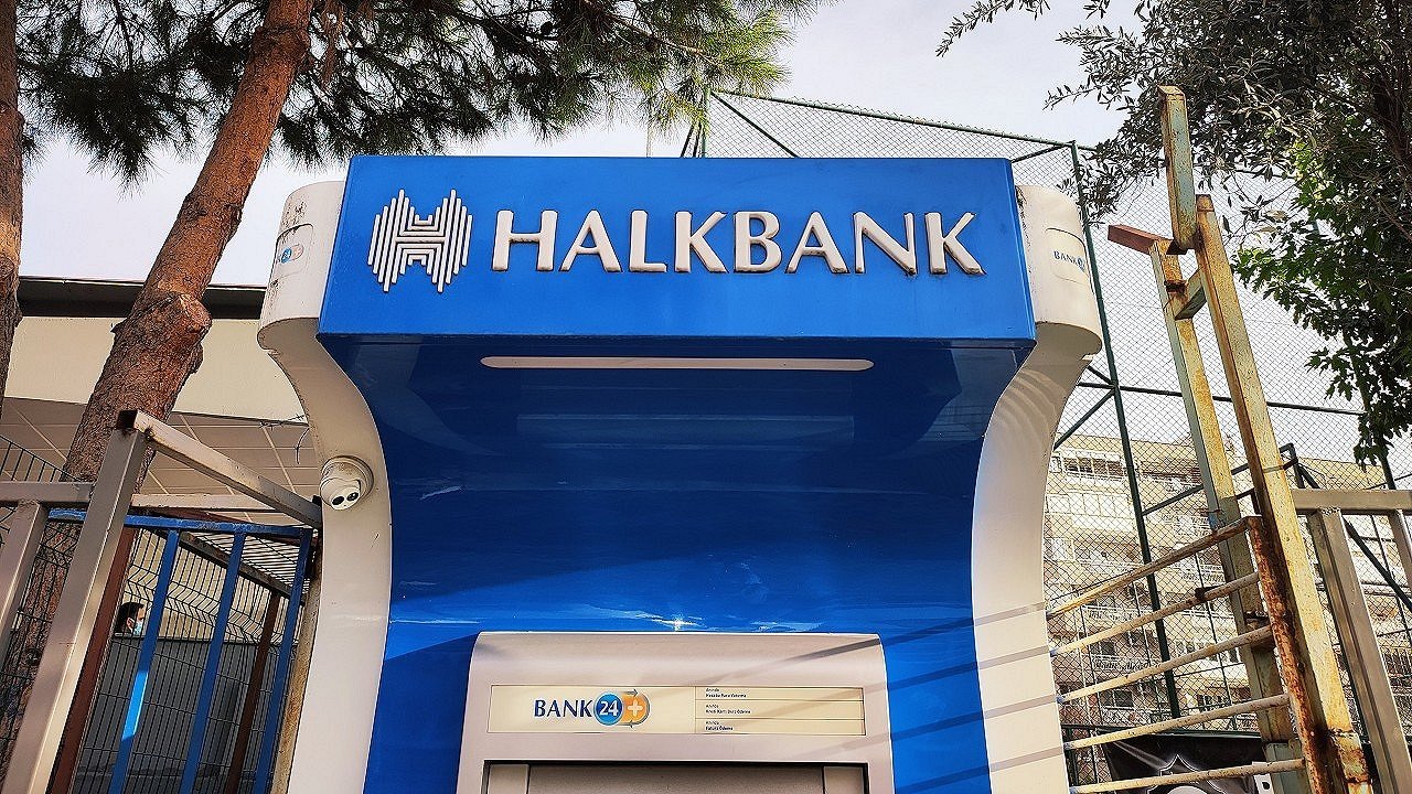 Halkbank aylık ödemesi olmayan, 300.000 TL'ye kadar yeni ihtiyaç kredisi duyurdu! Başvuru şartları açıklandı! Kimler alacak?
