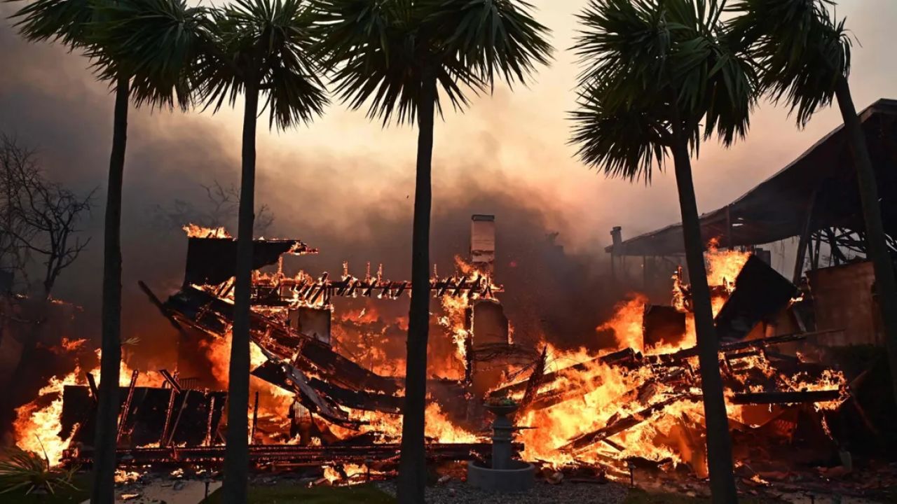 Los Angeles'ı tehdit eden yangınlarABD'de yayılıyor