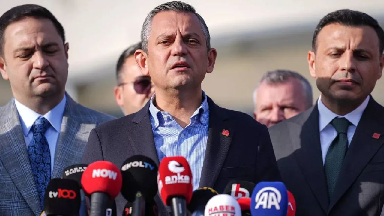 Özgür Özel, Rıza Akpolat'ın gözaltına alınmasına tepki gösterdi