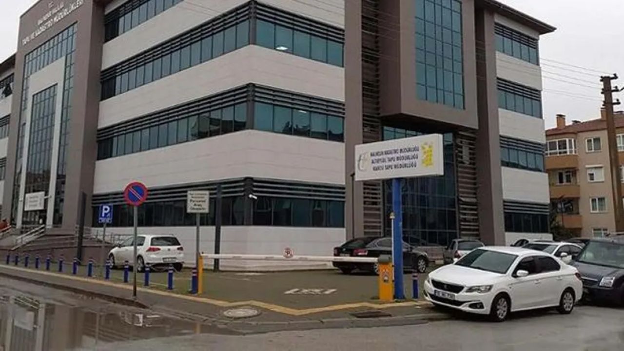 15 Yaşındaki Genç, Yeni Doğan Bebeğini Tuvalete Bıraktı