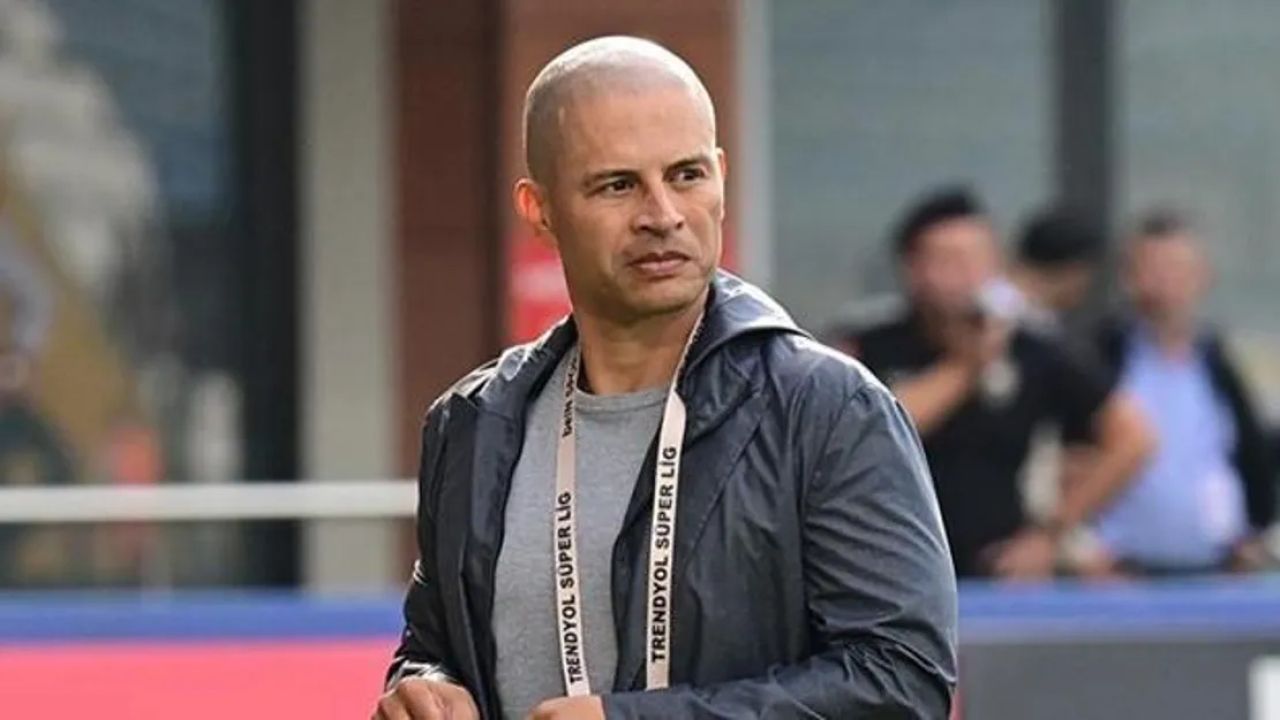 Antalyaspor, Alex ile yollarını ayırdı