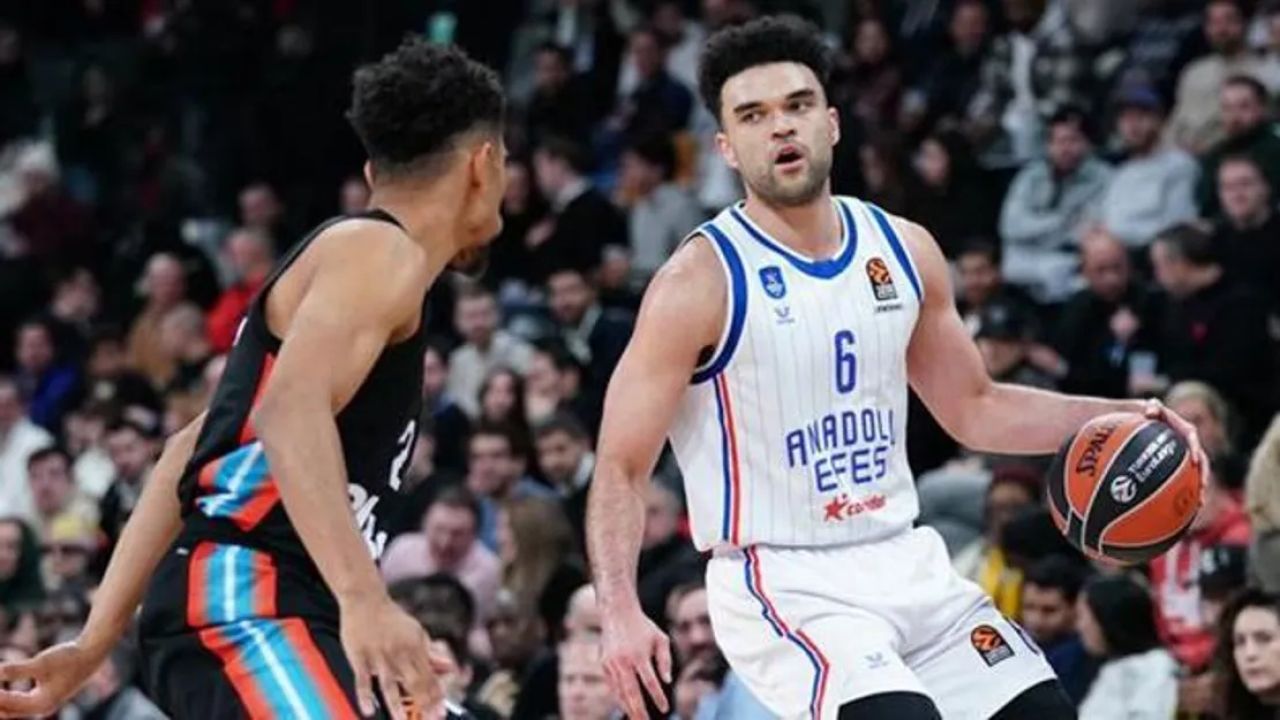 Anadolu Efes, Paris'e mağlup oldu