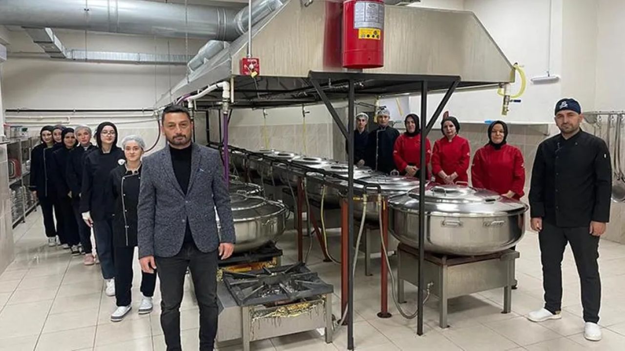 Meslek Lisesi Öğrencileri Hem Öğreniyor Hem Kazanıyor
