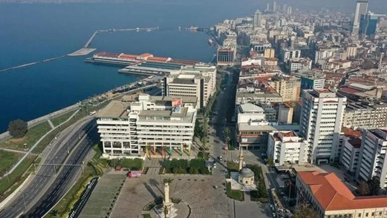 Konak belediyesi çalışanları maaşları için eylemde